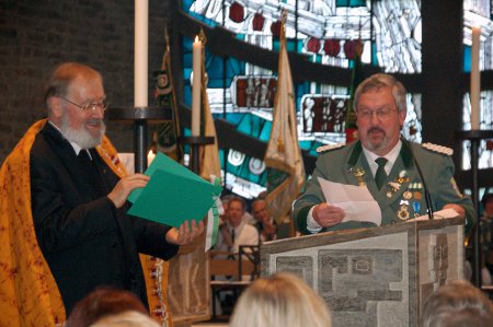 Auch der Vorsitzende unserer Bruderschaft Stefan Meisenberg dankte Pater Bergers.