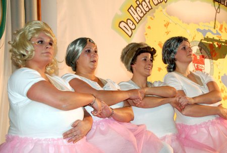 Die Jierker Mädels: Sabrina Günther, Vanessa Schmidt, Rebecca Ottink und Dana Holthausen