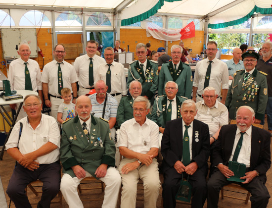 Die Ehrung der langgedienten Schützen fand im Rahmen des Frühschoppens am Schützenfest-Sonntag statt.