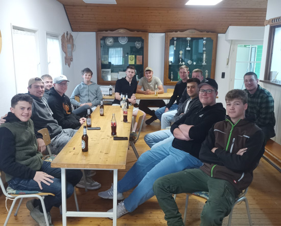 Die Jungschützen im Schießstand in Gimborn