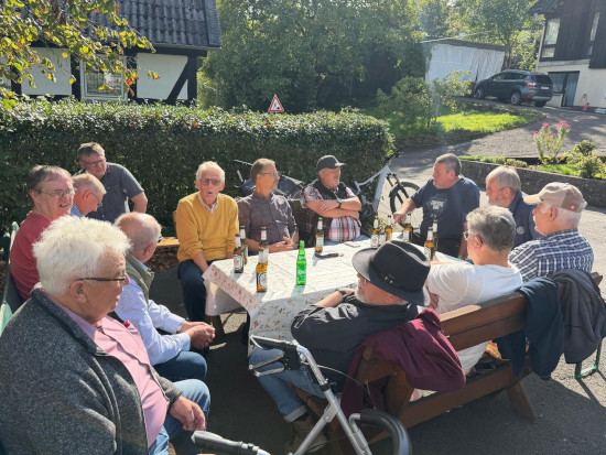 Besucher des Mitgliederfrühschoppens