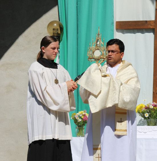 Pater Francis Antony bei der Prozession