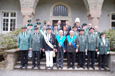 Gruppenfoto auf der Schlosstreppe gross