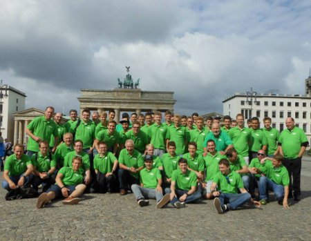 Die Jungschützen vor dem Brandenburger Tor