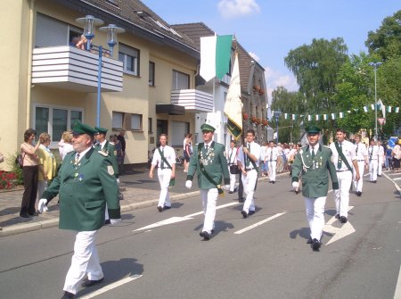 Die Jungschützen beim Festumzug